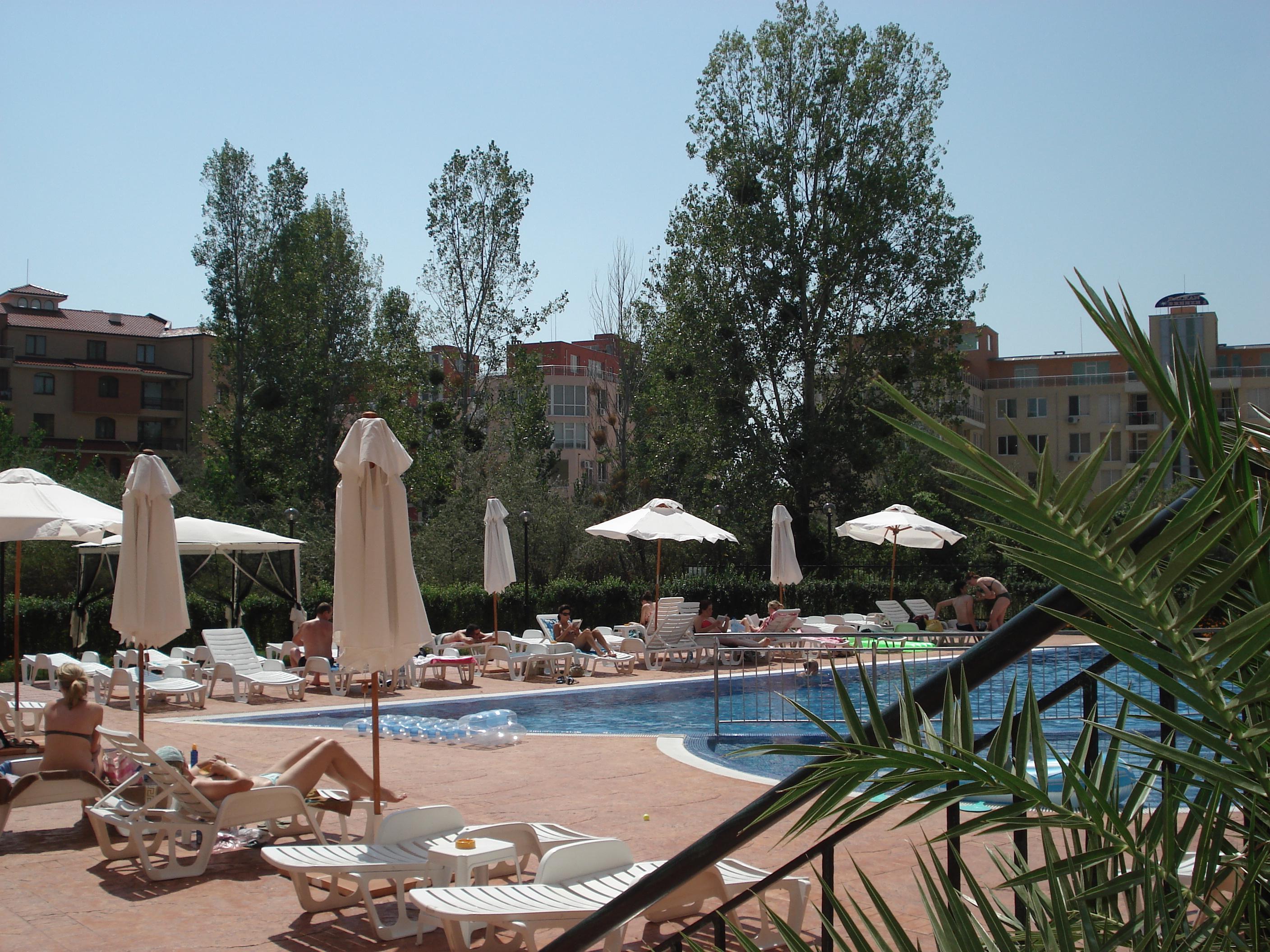 Apart Hotel Happy Солнечный берег Экстерьер фото