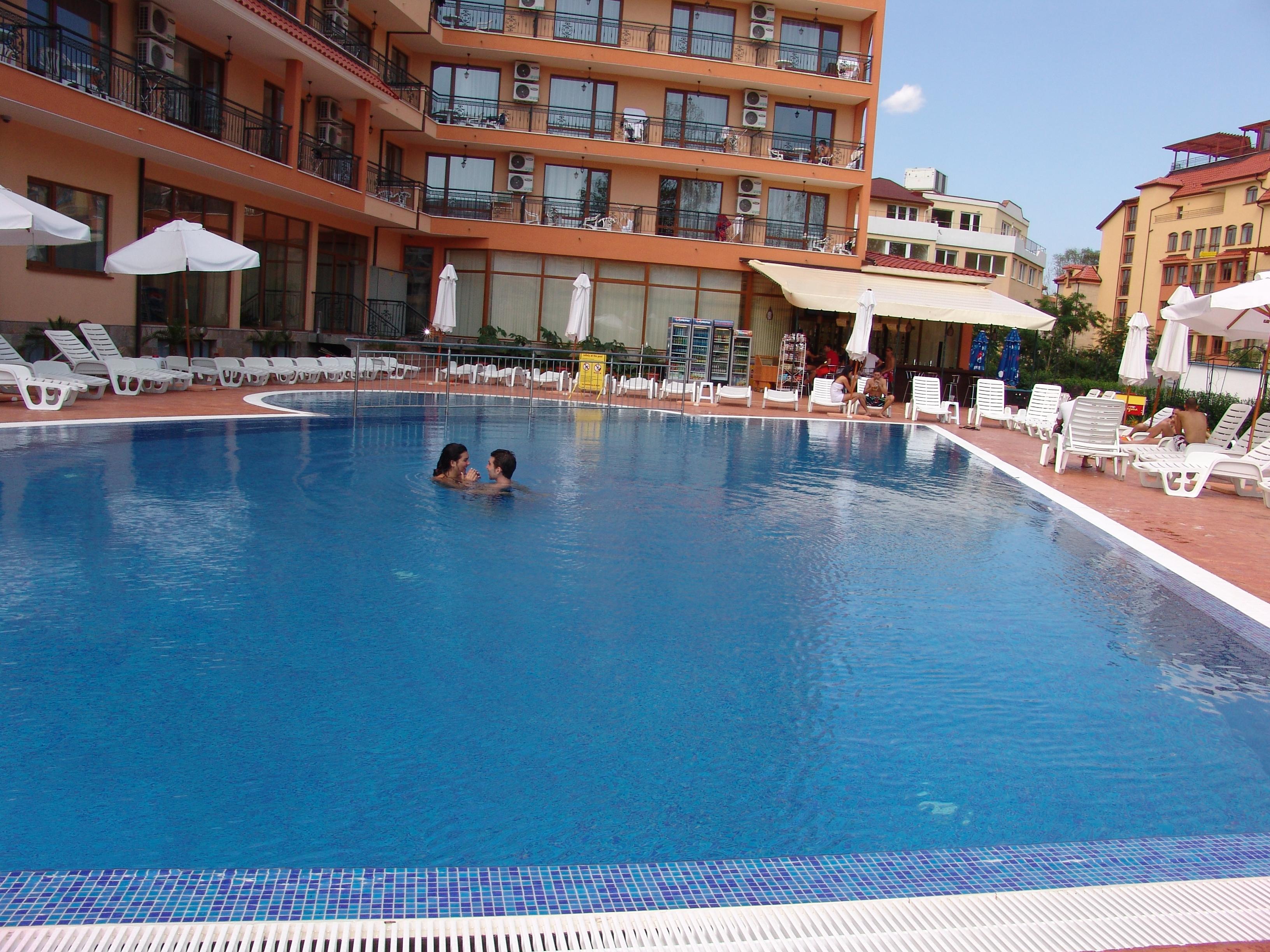 Apart Hotel Happy Солнечный берег Экстерьер фото