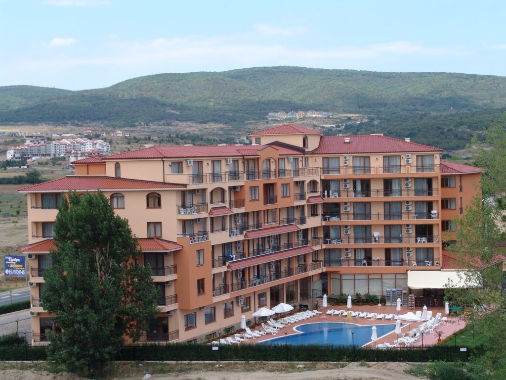 Apart Hotel Happy Солнечный берег Экстерьер фото